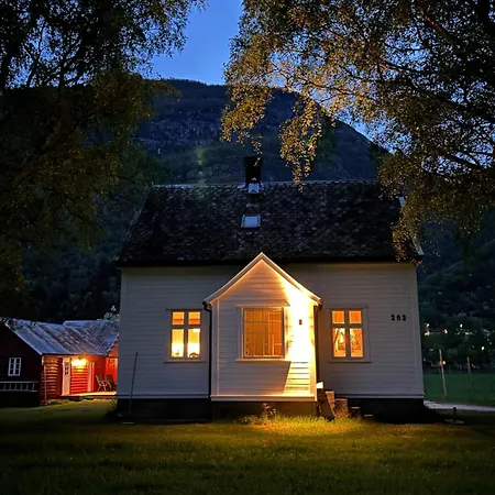 Hagusane Holiday home *